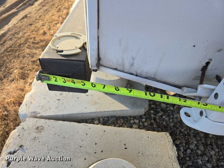 image for item ES2876 2000 Fleetwood Wilderness camper