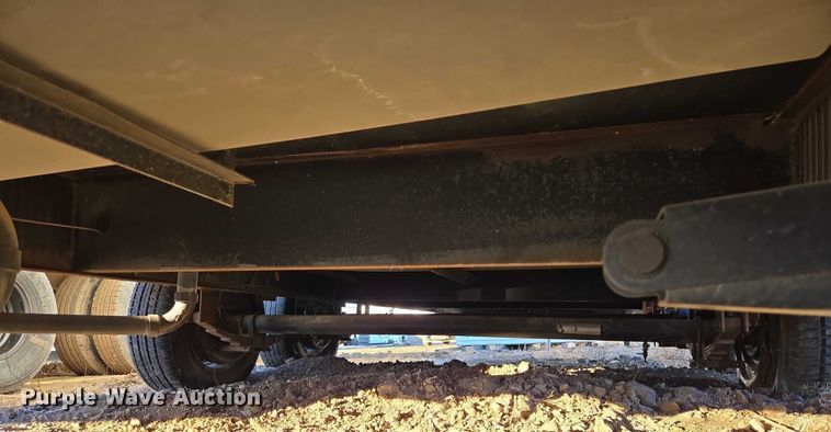 image for item ES2876 2000 Fleetwood Wilderness camper