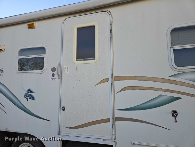 image for item ES2876 2000 Fleetwood Wilderness camper