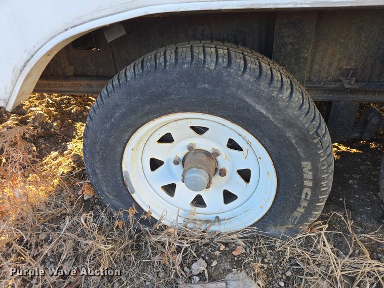 image for item ES2876 2000 Fleetwood Wilderness camper