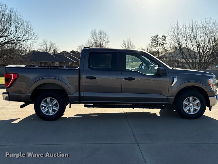 image for item ES5806 2022 Ford F150 Crew Cab pickup truck