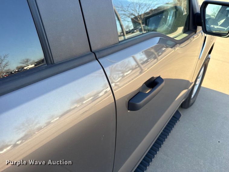 image for item ES5806 2022 Ford F150 Crew Cab pickup truck