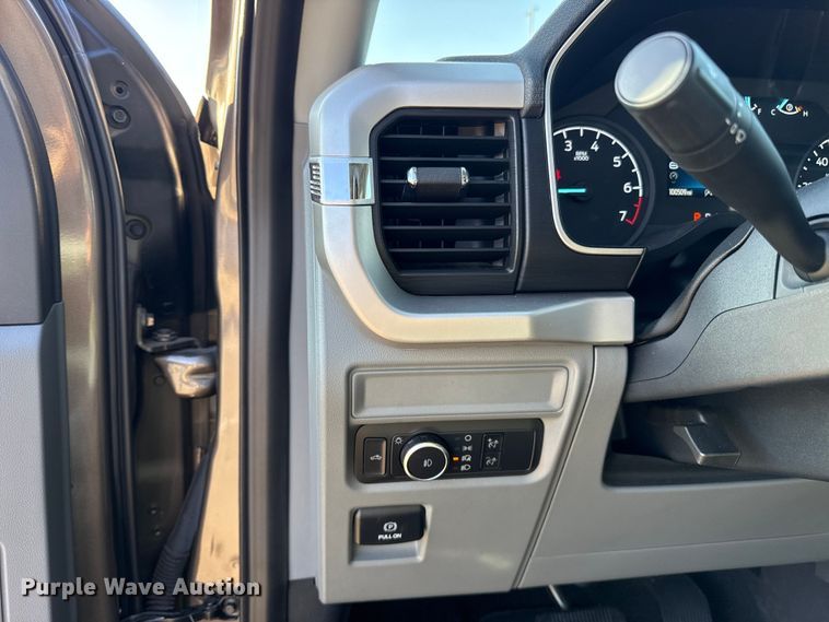 image for item ES5806 2022 Ford F150 Crew Cab pickup truck