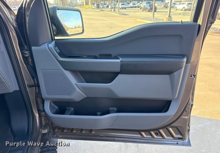 image for item ES5806 2022 Ford F150 Crew Cab pickup truck