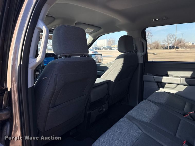 image for item ES5806 2022 Ford F150 Crew Cab pickup truck