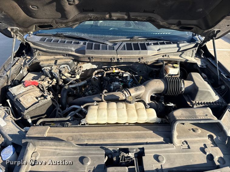 image for item ES5806 2022 Ford F150 Crew Cab pickup truck