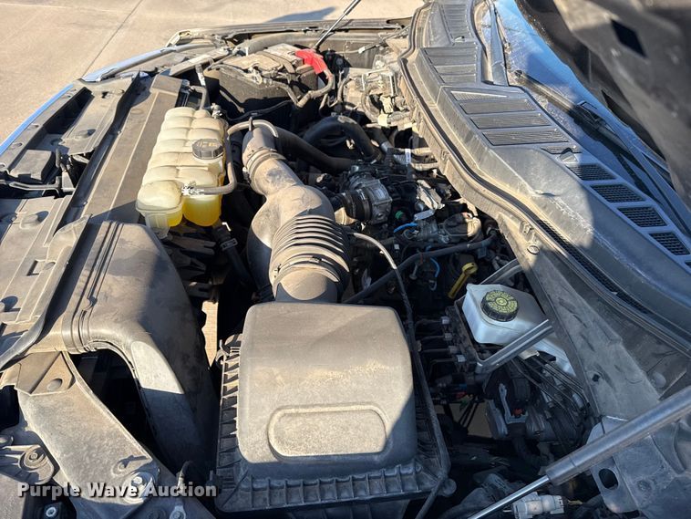 image for item ES5806 2022 Ford F150 Crew Cab pickup truck