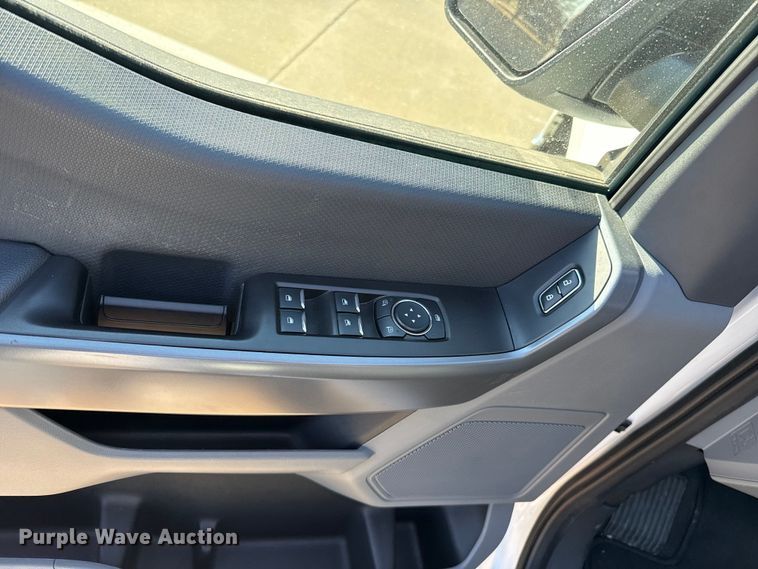 image for item ES5808 2022 Ford F150 Crew Cab pickup truck