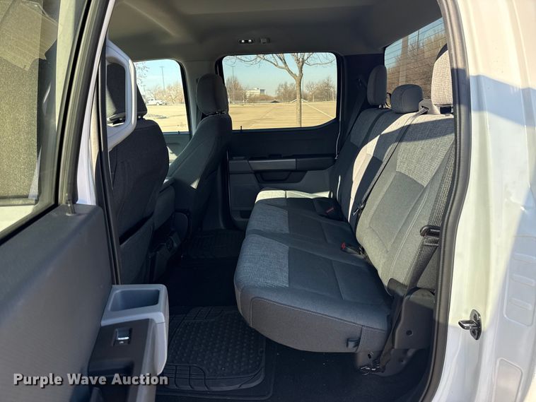 image for item ES5808 2022 Ford F150 Crew Cab pickup truck