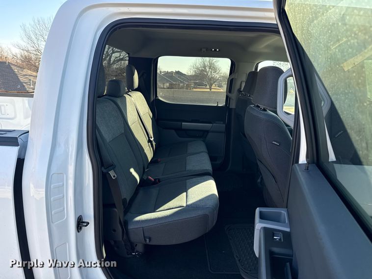 image for item ES5808 2022 Ford F150 Crew Cab pickup truck