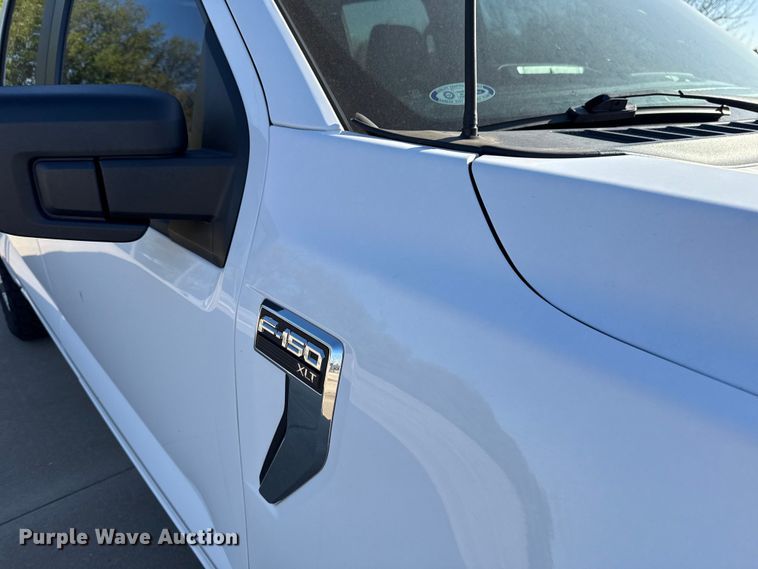 image for item ES5809 2022 Ford F150 Crew Cab pickup truck