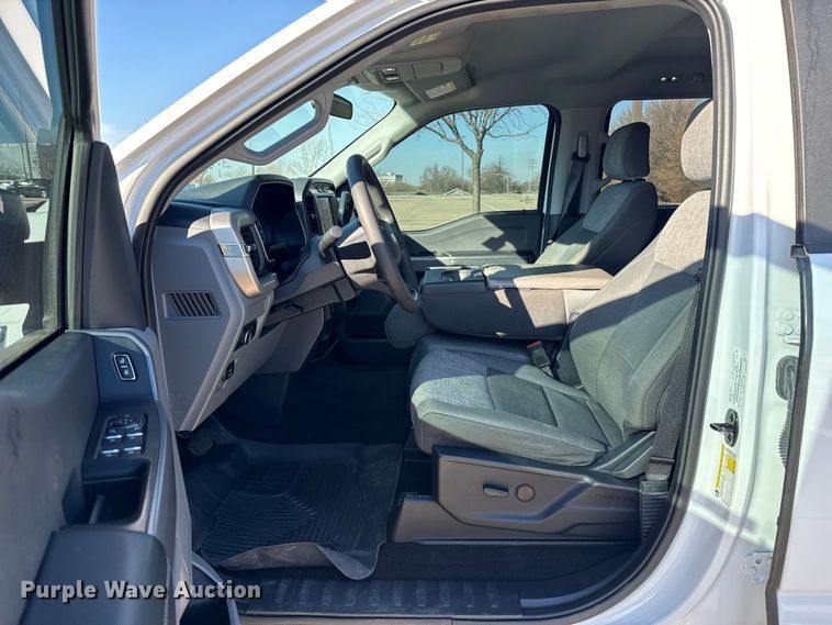 image for item ES5809 2022 Ford F150 Crew Cab pickup truck