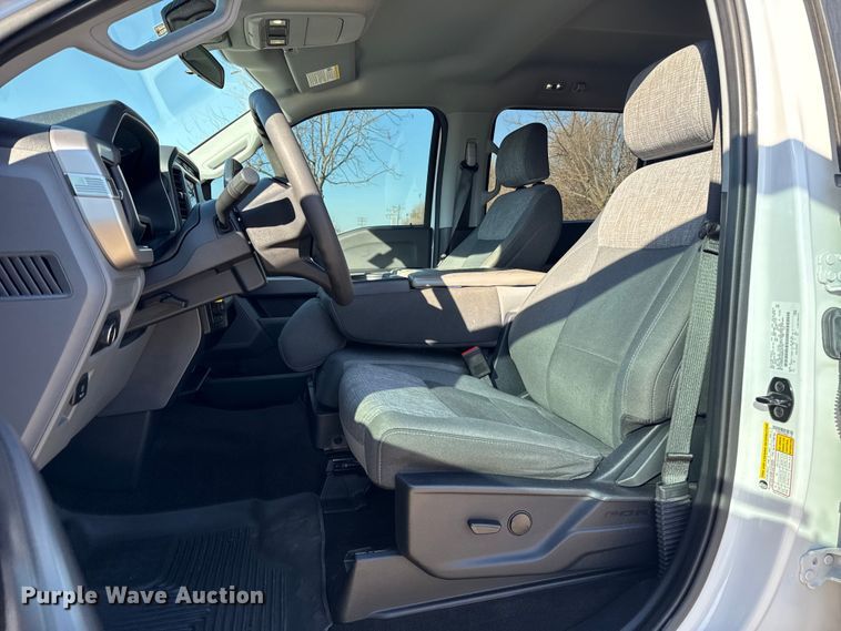 image for item ES5809 2022 Ford F150 Crew Cab pickup truck