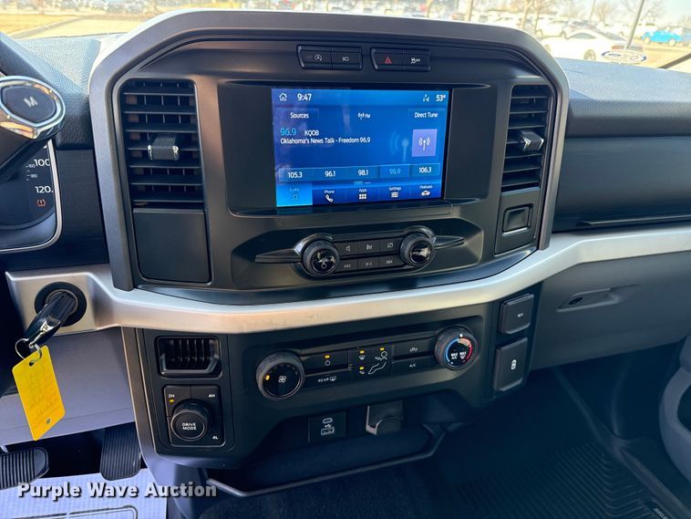 image for item ES5809 2022 Ford F150 Crew Cab pickup truck