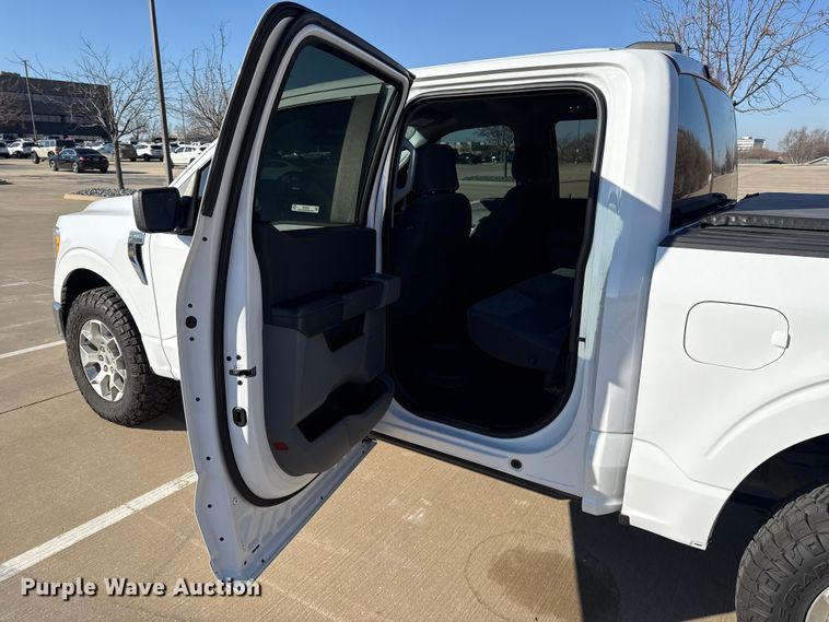 image for item ES5809 2022 Ford F150 Crew Cab pickup truck