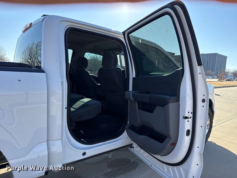 image for item ES5809 2022 Ford F150 Crew Cab pickup truck