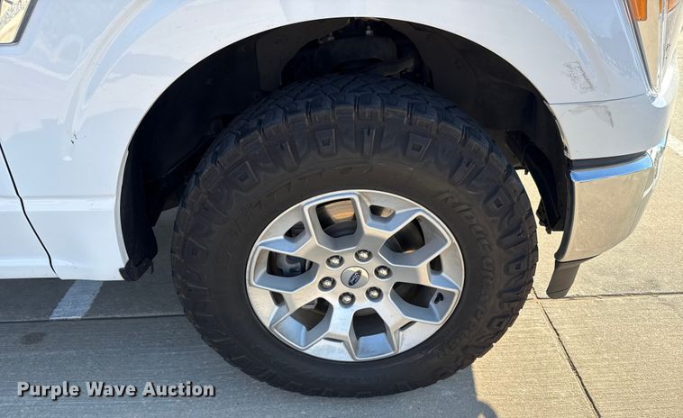 image for item ES5809 2022 Ford F150 Crew Cab pickup truck