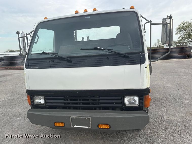 image for item ES8722 1995 Mitsubishi Fuso FE439 flatbed truck