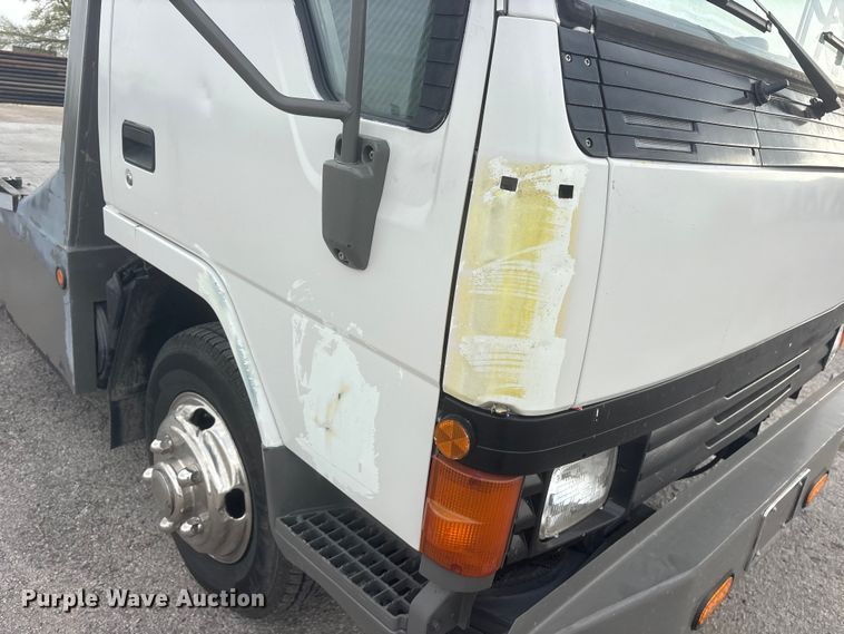 image for item ES8722 1995 Mitsubishi Fuso FE439 flatbed truck
