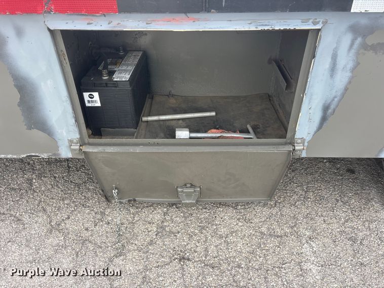 image for item ES8722 1995 Mitsubishi Fuso FE439 flatbed truck