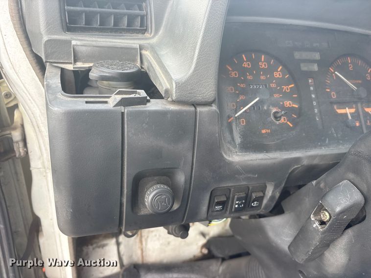 image for item ES8722 1995 Mitsubishi Fuso FE439 flatbed truck