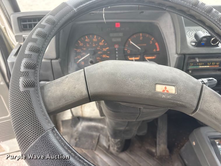 image for item ES8722 1995 Mitsubishi Fuso FE439 flatbed truck