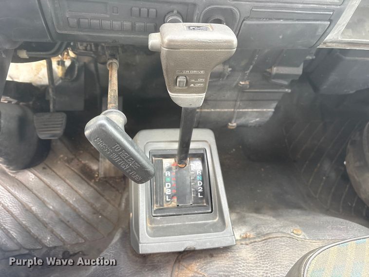 image for item ES8722 1995 Mitsubishi Fuso FE439 flatbed truck