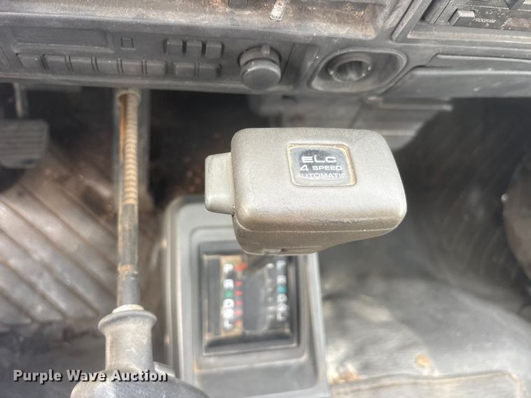 image for item ES8722 1995 Mitsubishi Fuso FE439 flatbed truck