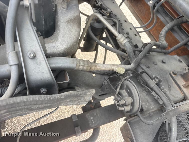 image for item ES8722 1995 Mitsubishi Fuso FE439 flatbed truck