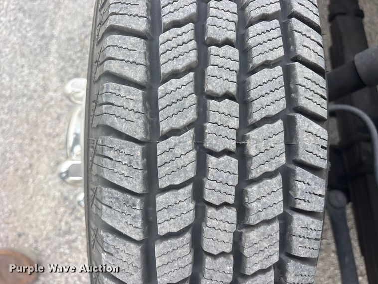 image for item ES8722 1995 Mitsubishi Fuso FE439 flatbed truck