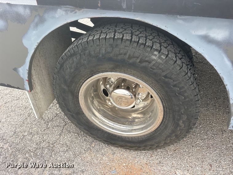 image for item ES8722 1995 Mitsubishi Fuso FE439 flatbed truck