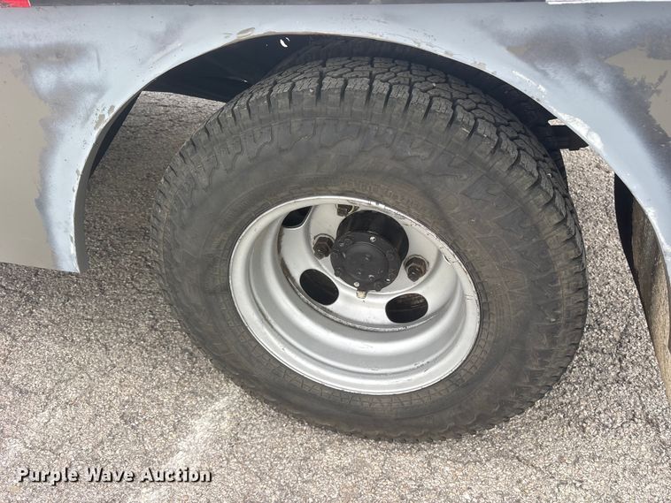 image for item ES8722 1995 Mitsubishi Fuso FE439 flatbed truck