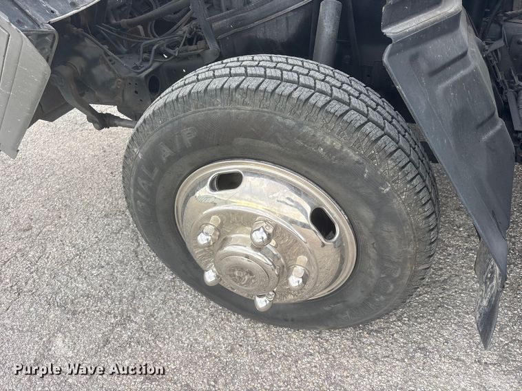 image for item ES8722 1995 Mitsubishi Fuso FE439 flatbed truck