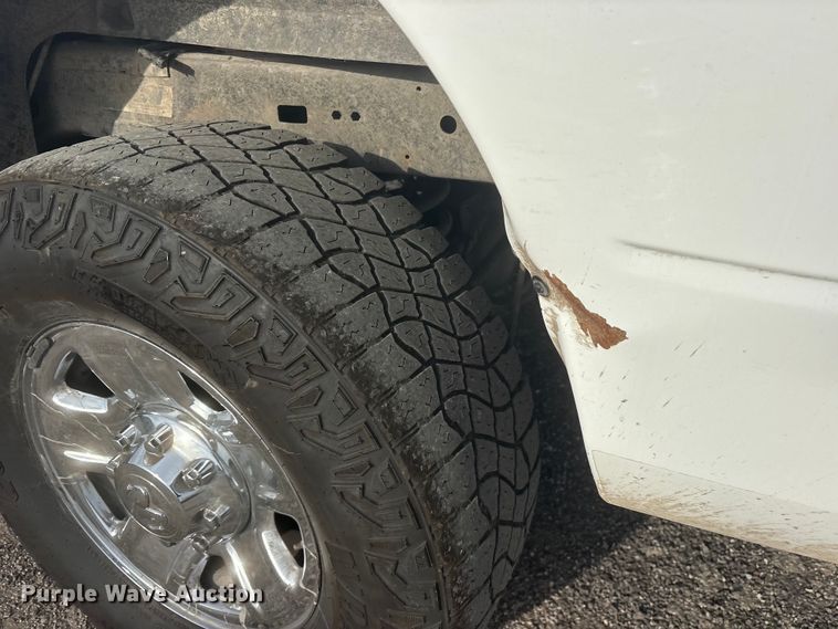 image for item ES8723 2018 RAM 2500 Crew Cab pickup truck