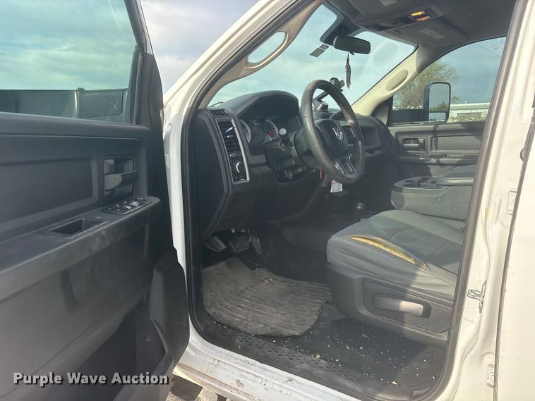 image for item ES8723 2018 RAM 2500 Crew Cab pickup truck