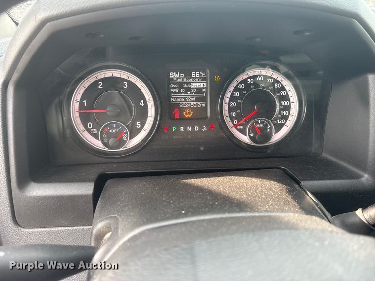 image for item ES8723 2018 RAM 2500 Crew Cab pickup truck