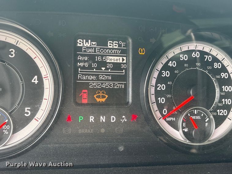 image for item ES8723 2018 RAM 2500 Crew Cab pickup truck