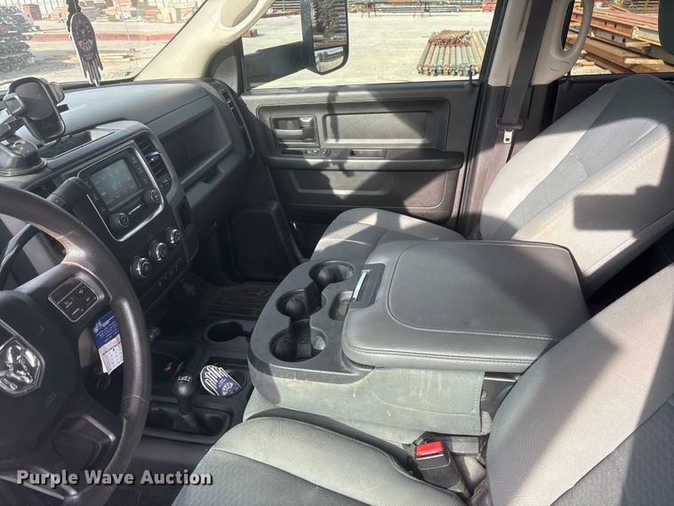 image for item ES8723 2018 RAM 2500 Crew Cab pickup truck