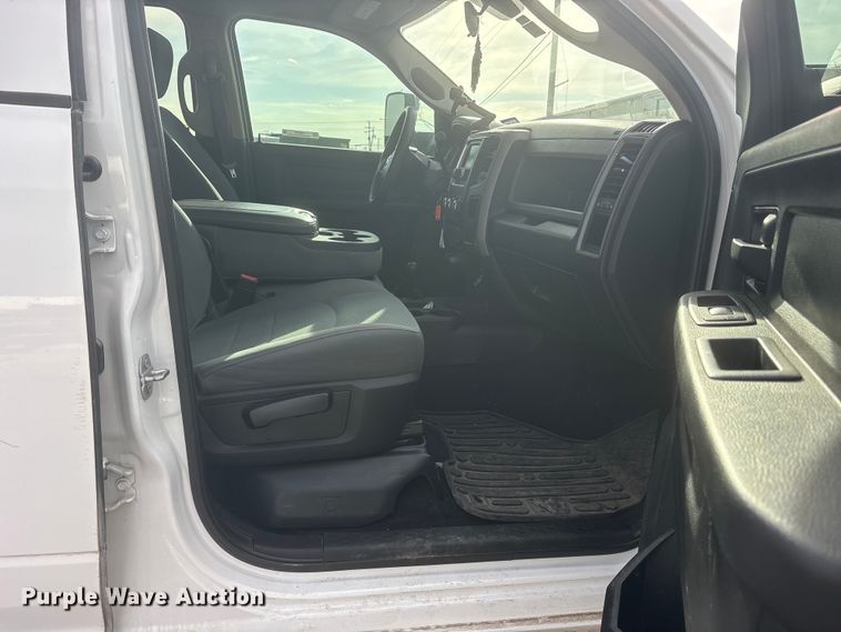 image for item ES8723 2018 RAM 2500 Crew Cab pickup truck