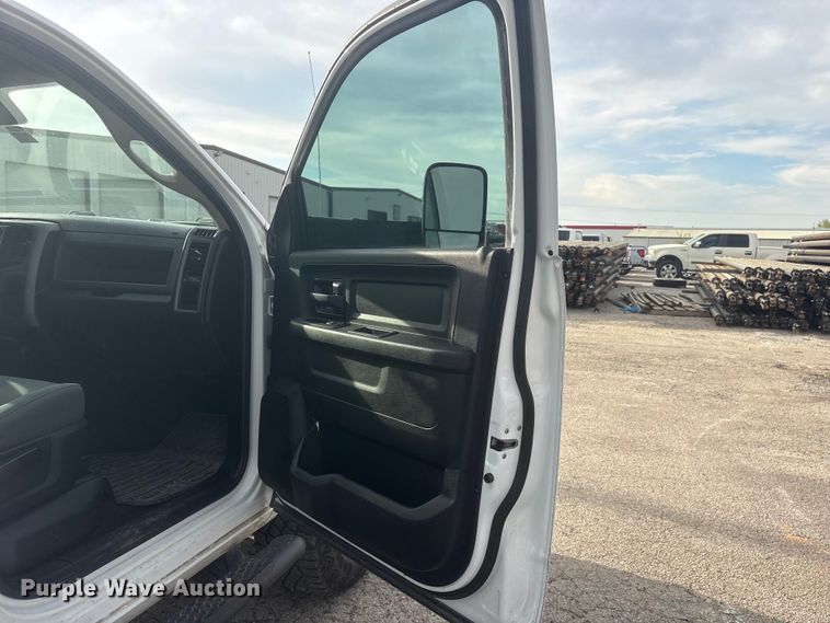 image for item ES8723 2018 RAM 2500 Crew Cab pickup truck