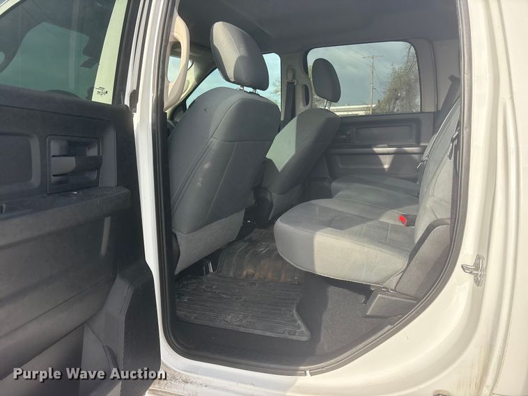 image for item ES8723 2018 RAM 2500 Crew Cab pickup truck