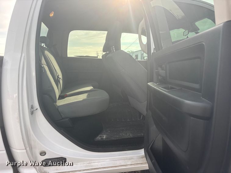 image for item ES8723 2018 RAM 2500 Crew Cab pickup truck