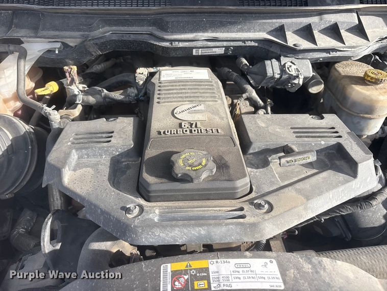 image for item ES8723 2018 RAM 2500 Crew Cab pickup truck