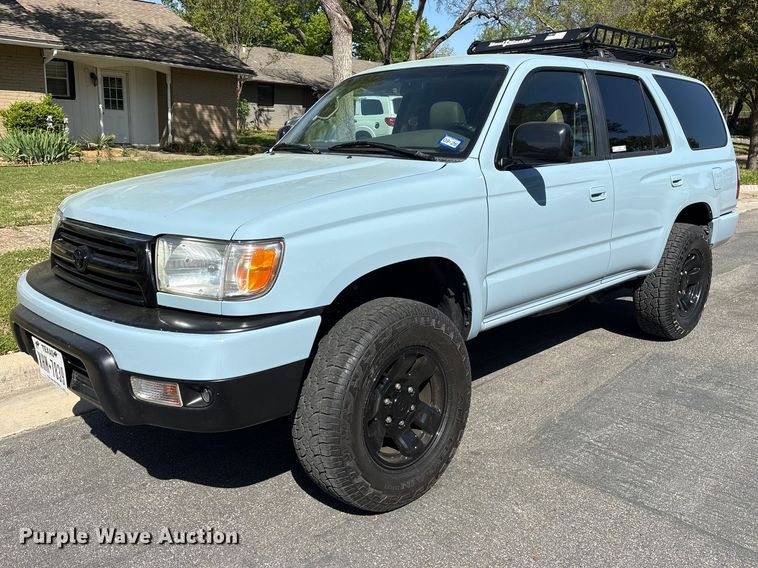image for item ES8724 1999 Toyota 4Runner SUV