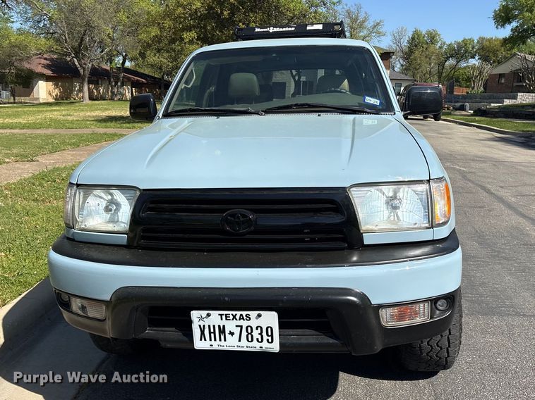 image for item ES8724 1999 Toyota 4Runner SUV