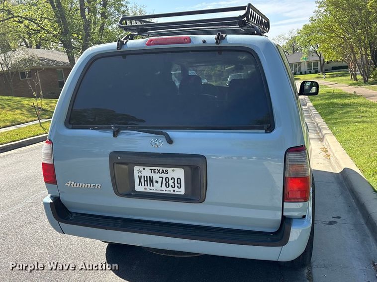 image for item ES8724 1999 Toyota 4Runner SUV