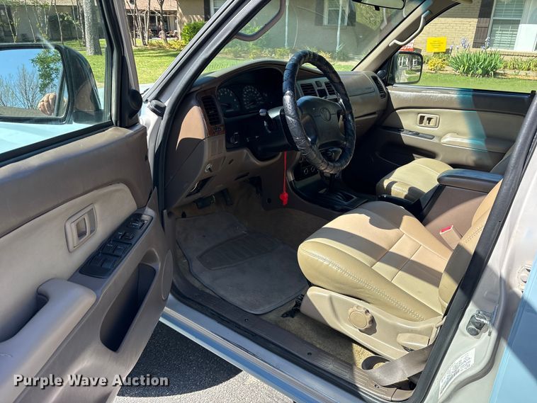 image for item ES8724 1999 Toyota 4Runner SUV