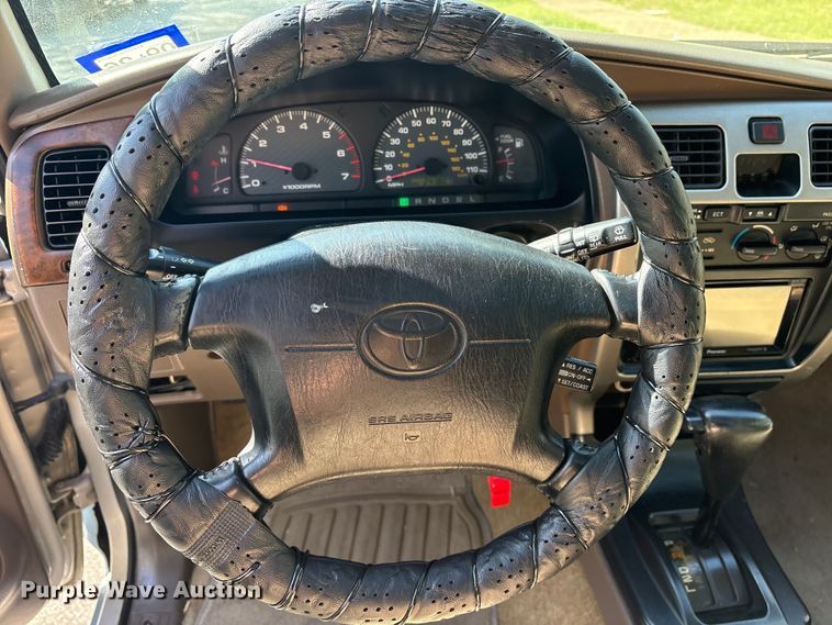 image for item ES8724 1999 Toyota 4Runner SUV