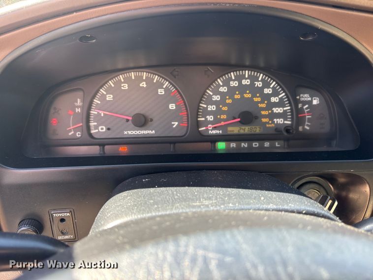 image for item ES8724 1999 Toyota 4Runner SUV