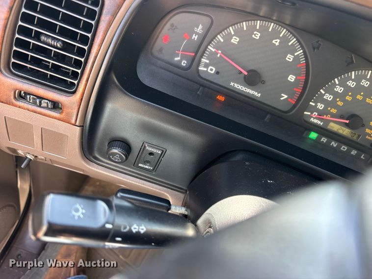 image for item ES8724 1999 Toyota 4Runner SUV